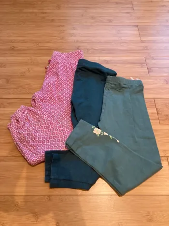 5 ans - Set de 2 legging et 1 pantalon type jogging soit 3 pièces