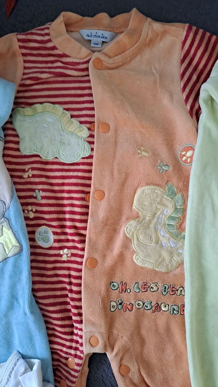 Lot de 5 pyjamas et 2 bodies 3 mois - photo numéro 4