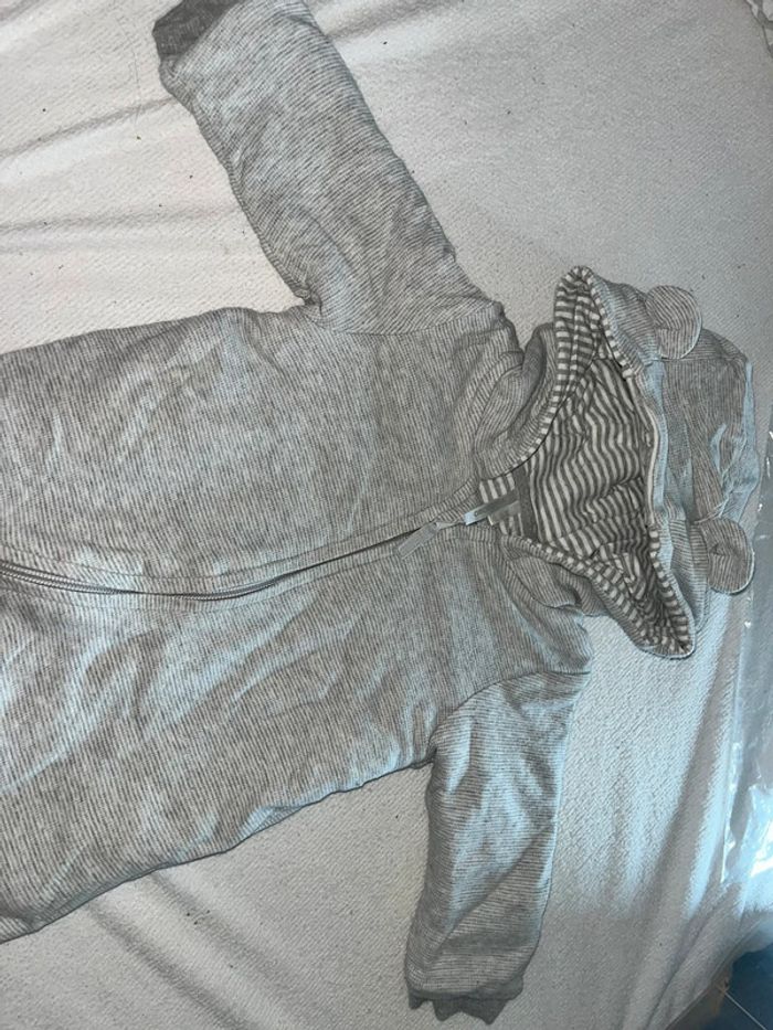 Surpyjamas excellent etat 6 mois - photo numéro 3