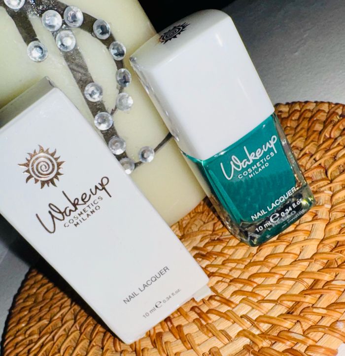 - [ ] Vernis à ongles Wakeup Cosmetics Milano Vernis à ongles, couleur Puerto Rico