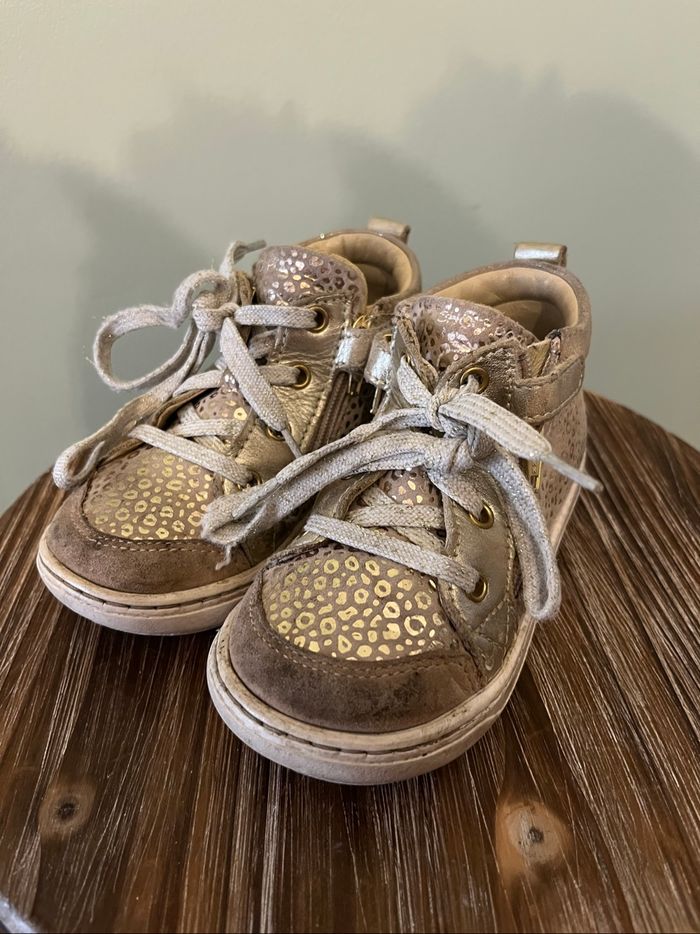 Chaussures dorées 25 - photo numéro 3