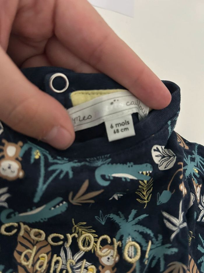 T-shirt taille 6 mois - photo numéro 3