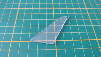 Vitre de custode de portière droite 90C n°90 Porsche 911 Carrera RS 2.7 1/8 1/8ème Altaya #B37