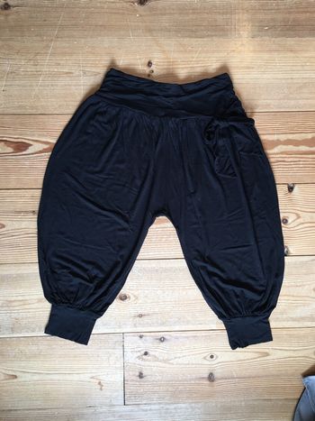 Sarouel fluide jambes 3/4 femme Jus D’Orange noir uni