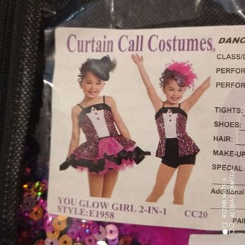 Costume de danse fuchsia et noir 6ans