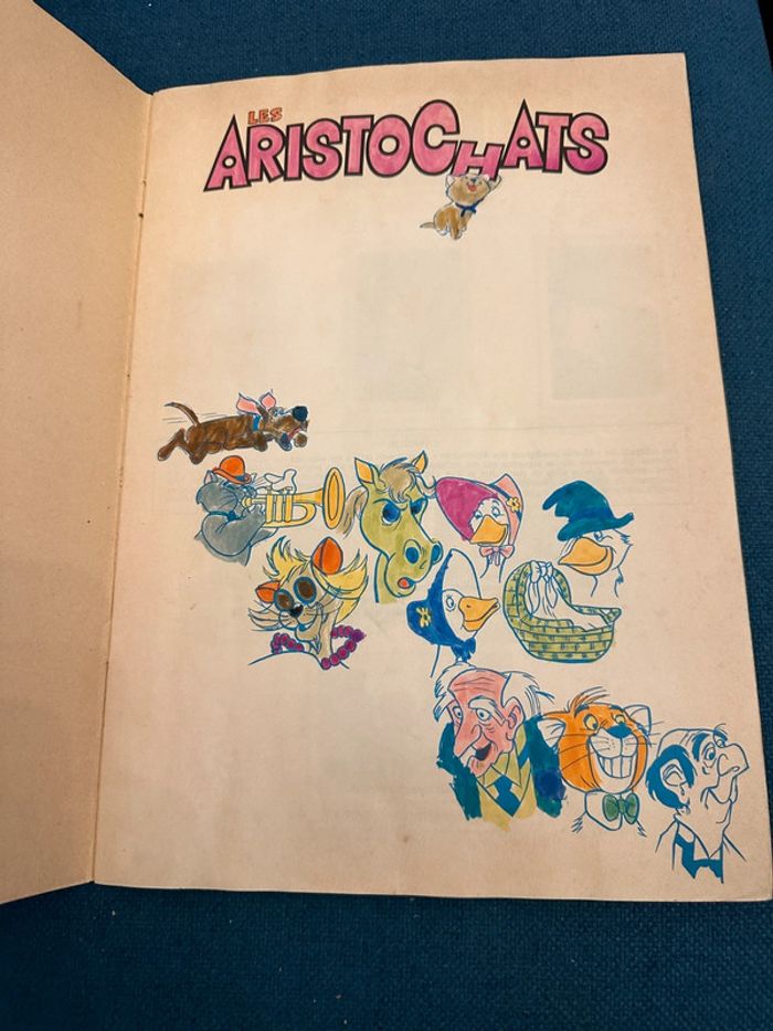 Album livre vignettes Viu (style Panini) complet Walt Disney les Aristochats - photo numéro 3