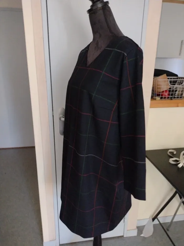 Robe Gevana noire à carreaux – Taille 52 – Neuve jamais portée - photo numéro 3