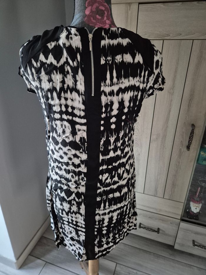 Robe noire et blanche - photo numéro 3