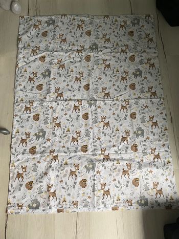 Ensemble parure lit bébé trois pièces