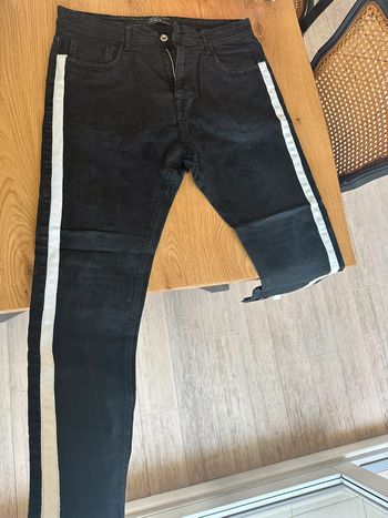 Jeans Zara noir et blanc