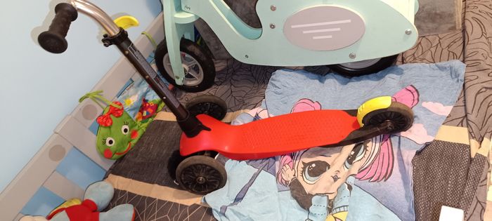 Vont jouer pour enfant de 2 à 8 ans vêtements neuf les chaussures n'ont jamais été utilisé ou très peu les chaussures adidas sont collector et je les vendrai pas en dessous de 20 € avec une paire au choix en plus ou un vêtement en plus les bottes ell - photo numéro 4