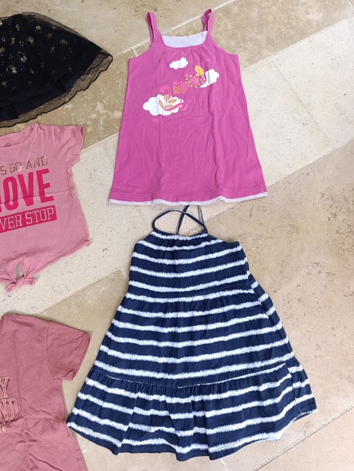 Lot vêtements été fille 4 ans - photo numéro 2