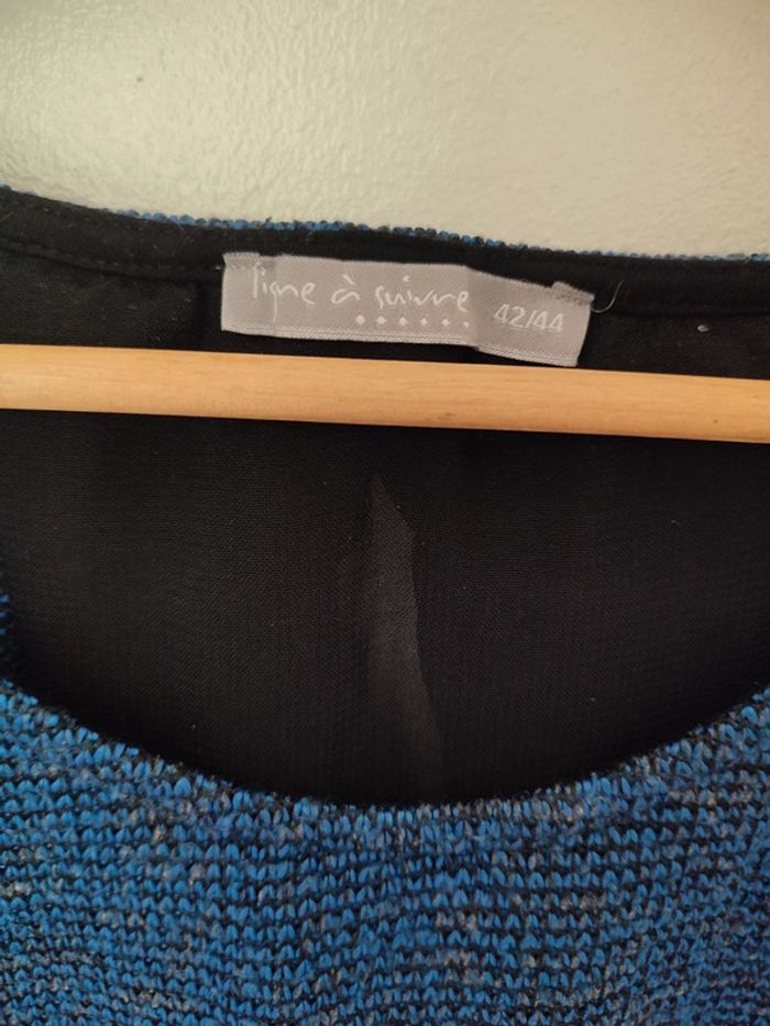 Pull léger bleu et noir en 42 Ligne à suivre - photo numéro 2