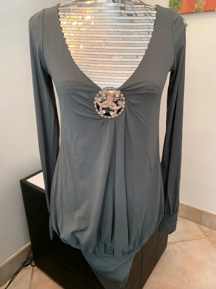 Robe avec bijoux taille 38