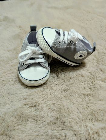 Baskets bébé grises à lacets étoile – pointure 16/17