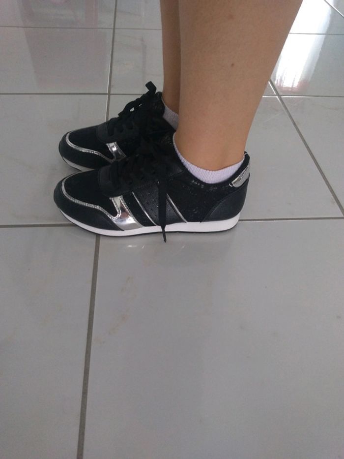 Baskets taille 37 - photo numéro 2