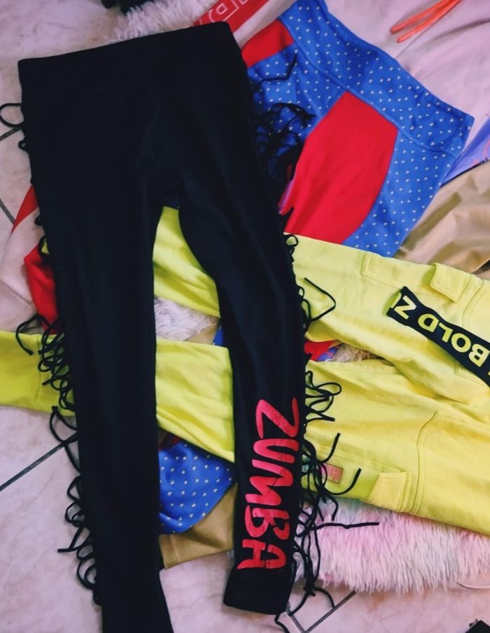 Lot 4 pantalons leggings zumba S mode sport