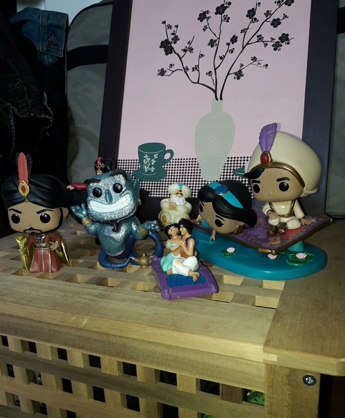 Funko Pop lot de 3c Disney Aladdin dont 1 Movie Moments , Jafar , Genie + 3 figurines Macdo - photo numéro 2