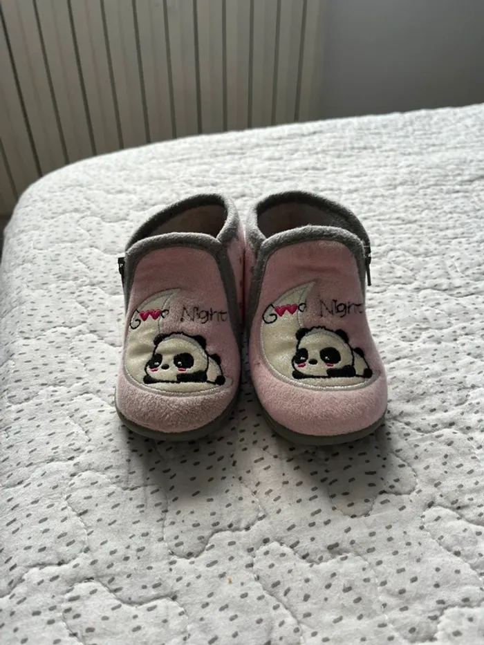 Pantoufle rose panda