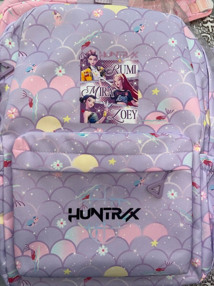 Ensemble 3 pièces sac à dos, sac isotherme et petite trousse assortis KPop Demon Hunters Neuf