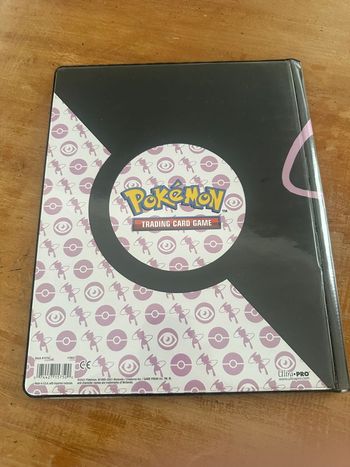 Classeur pokemon mew