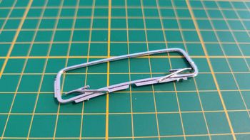 Contour vitre avant pièce détachée miniature 1/18 Citroën traction 15cv 1952 Maisto #B36