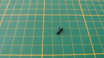 Attache capot coffre pièce détachée miniature Burago Bburago Ferrari F40 1/18 1/18e 1/18ème #D88