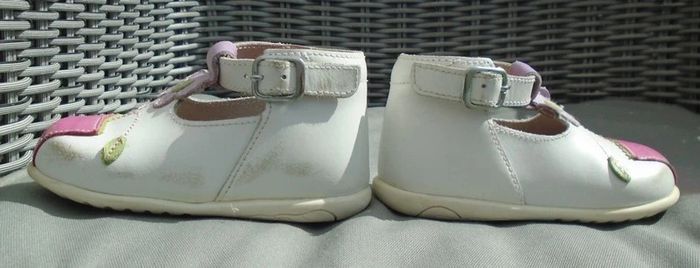 Jolies chaussures premiers pas fleurs fille T20 - photo numéro 5