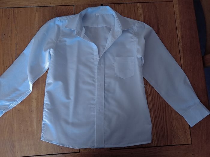 Chemise blanche neuve 8 ans - photo numéro 3