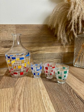 Vintage carafe et ses 3 verres à liqueur style graphique