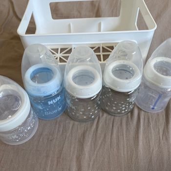 Lot de biberons de la marque NUK