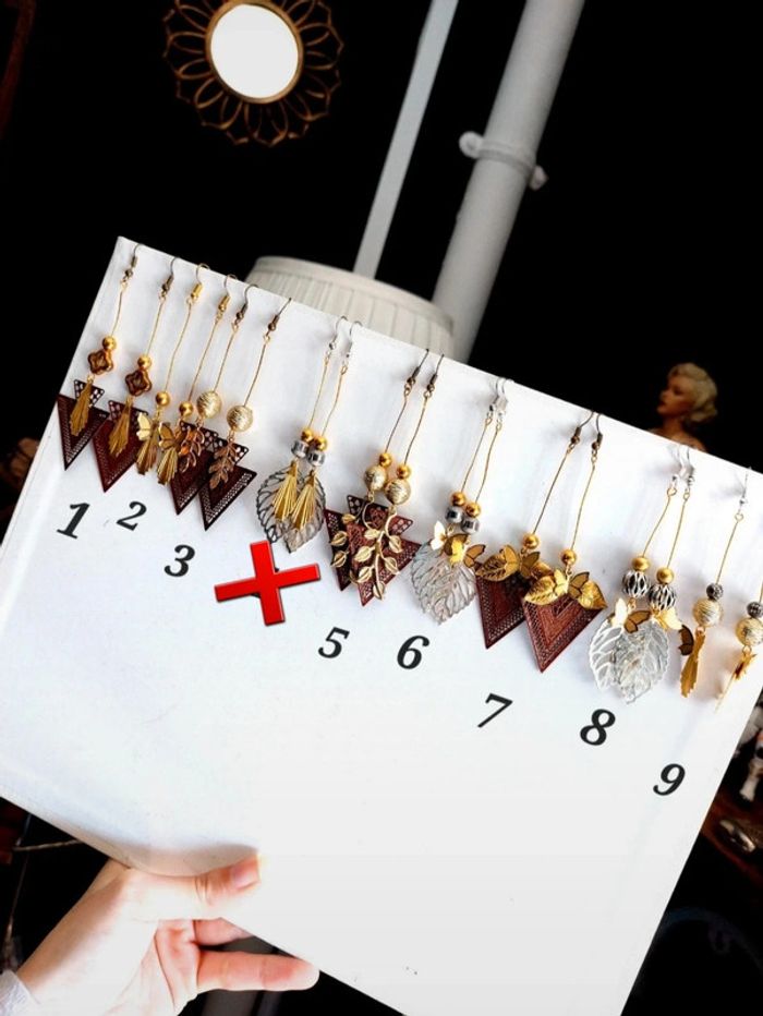 Magnifique paire de boucles d'oreilles pendantes style vintage coquette dark academia