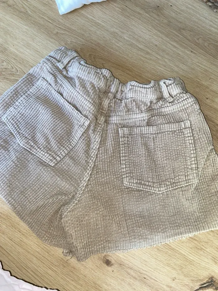 Short avec un effet jupe Zara - photo numéro 3