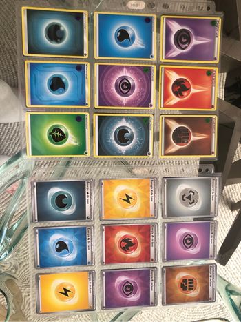 Lot de 140 cartes POKÉMON energies-objets-stades-outils