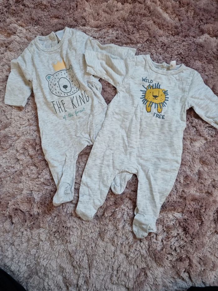 2 pyjamas légers