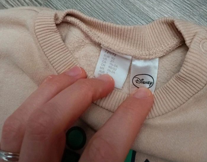 Ensemble deux pièces 
Marque h&M Disney 
Taille 92 cm - photo numéro 5