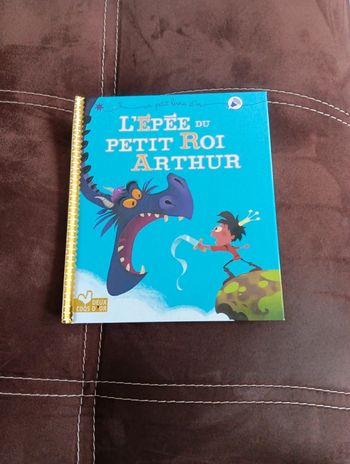 Livre L'épée du petit roi Arthur
