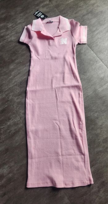 Robe rose et blanc
