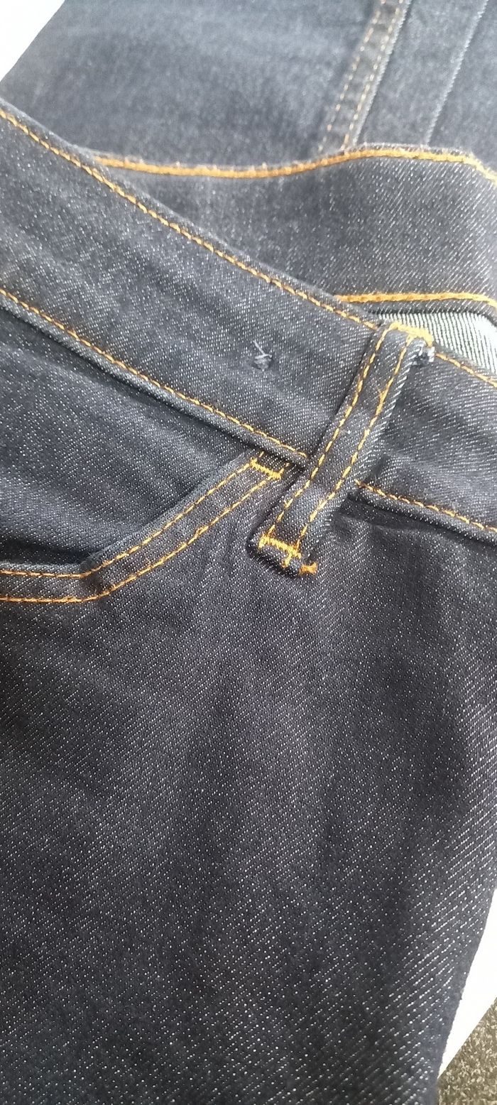 Jeans brut très bon etat - photo numéro 4