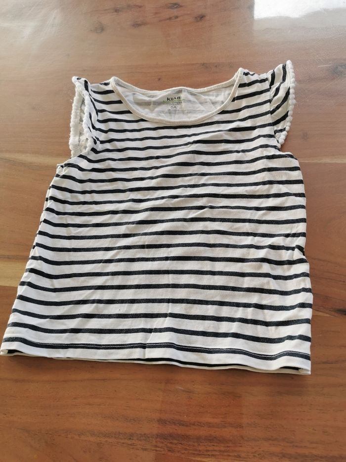 T-shirt 5 ans très bon état