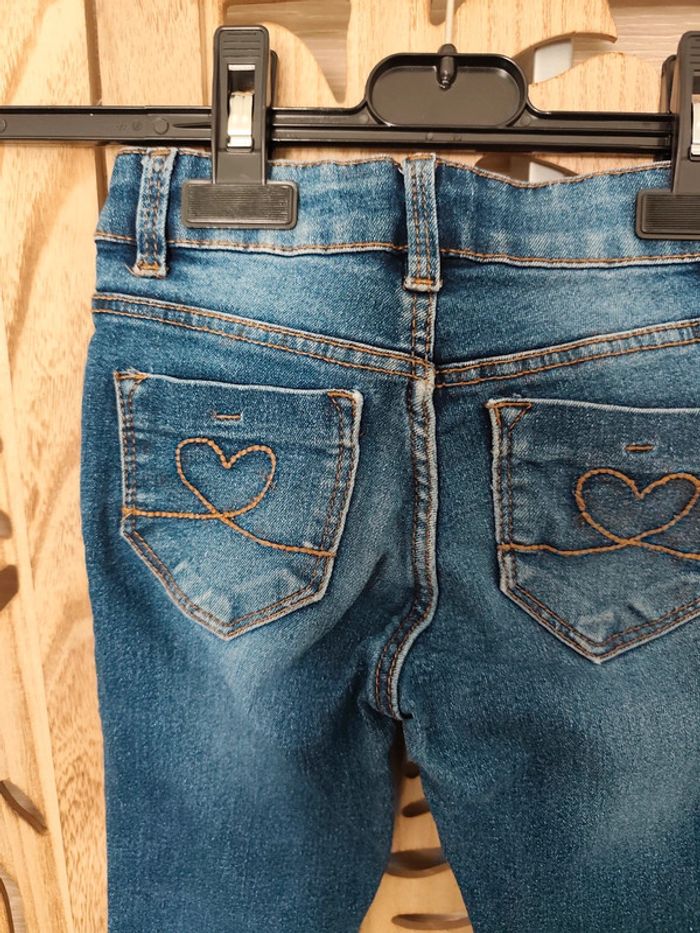 Jean troué Taille 6 ans LH - photo numéro 9