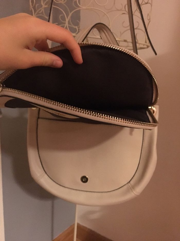 Sac bandoulière beige et détails dorés - photo numéro 4
