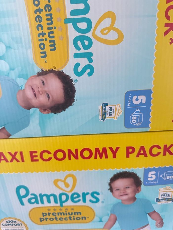 Lot de 2 cartons des couches Pampers taille 5 premuim - photo numéro 2