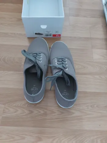 Chaussures grises