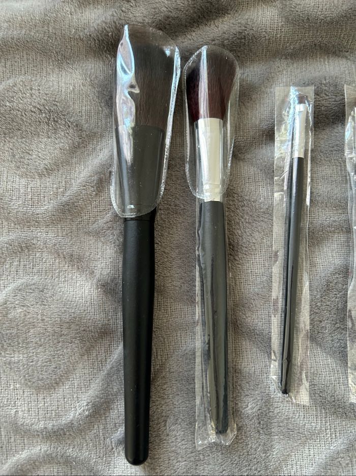 Lot accessoires maquillage - photo numéro 2