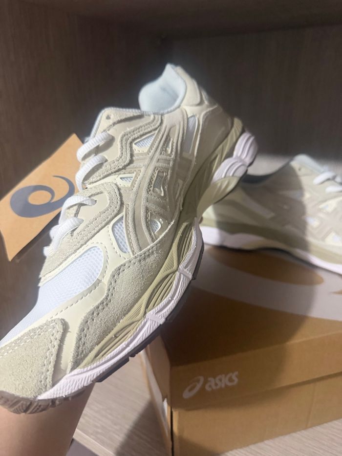 Asics taille 45 neuf