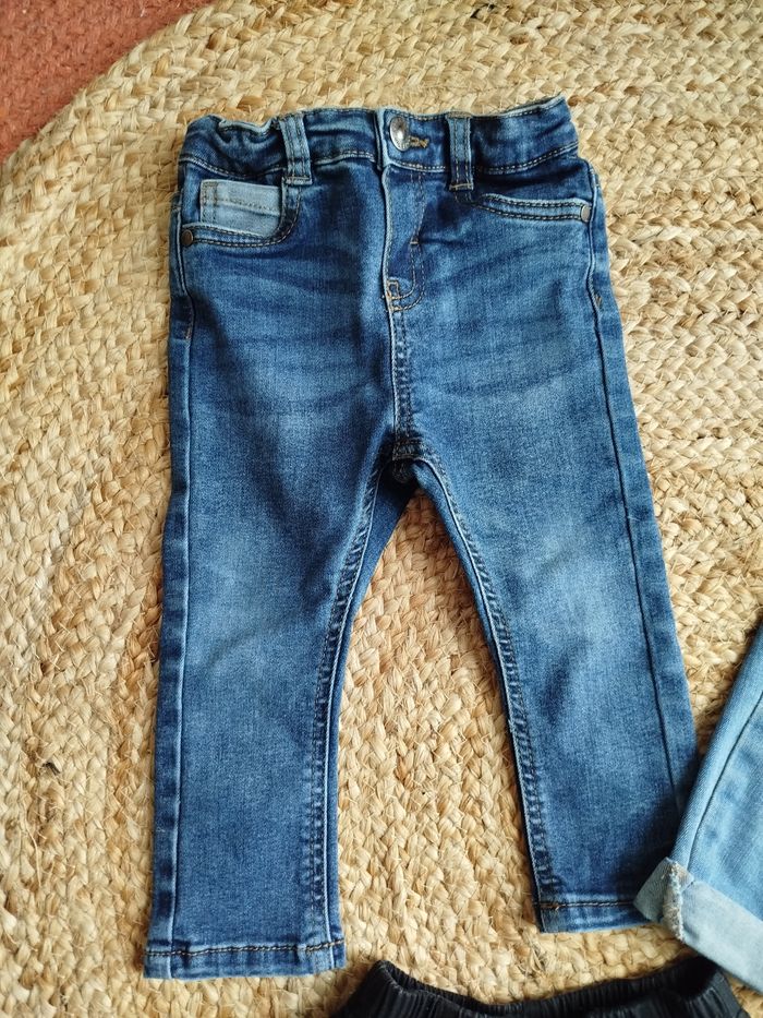 Lot jeans 18 mois - photo numéro 2