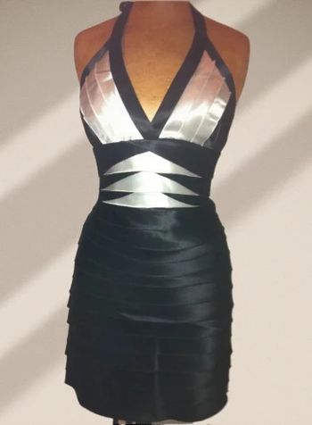 Robe cocktail satin noire & blanche effet bandage taille 34/0/XS - BCBGmaxazria