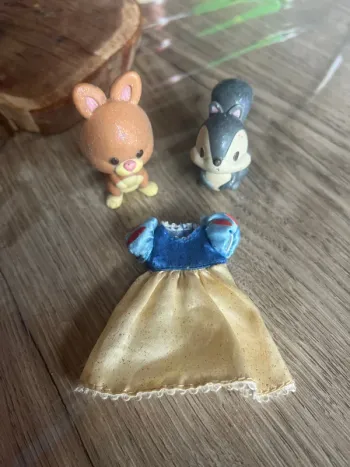 Lot animaux de blanche neige + tenue