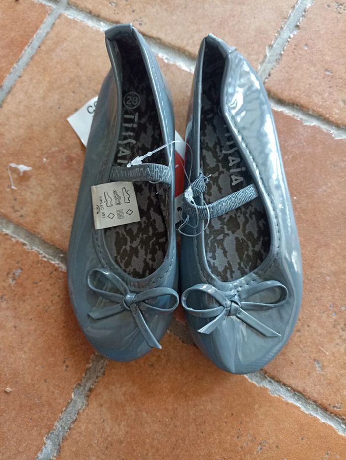 Ballerine grise taille 28 - photo numéro 2